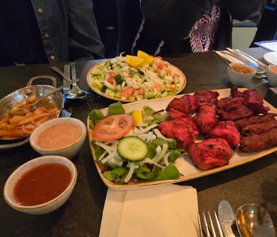 The Gulistan Restaurant Indian Food in Boshopriggs. 